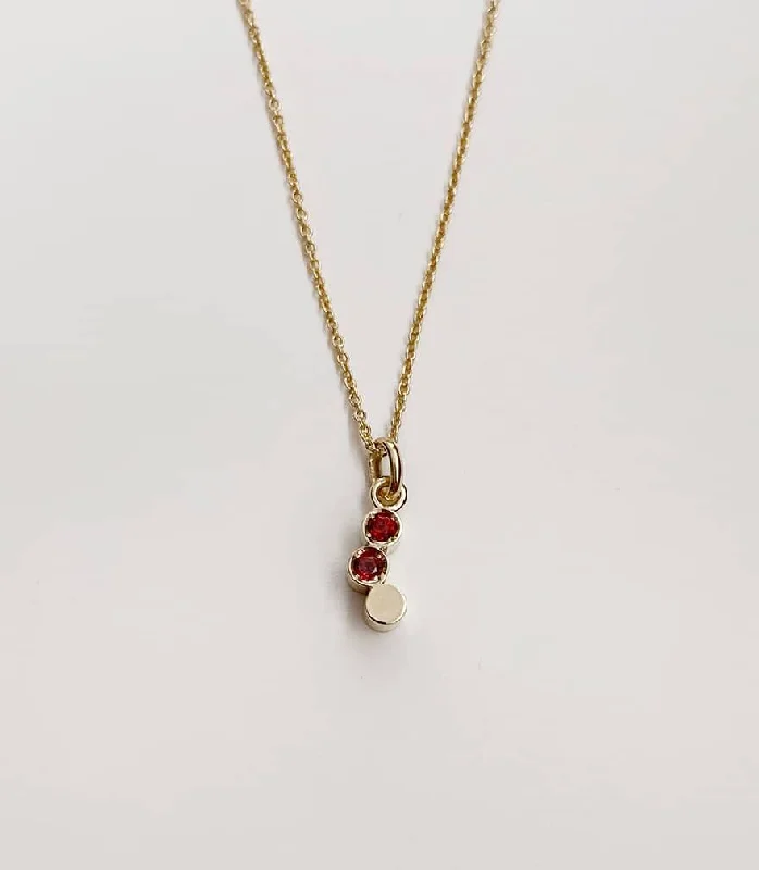 Ladies engraved gold necklaces-Coralie Grzes | Sofia Amulet of January 18K Gold Necklace w. Garnets