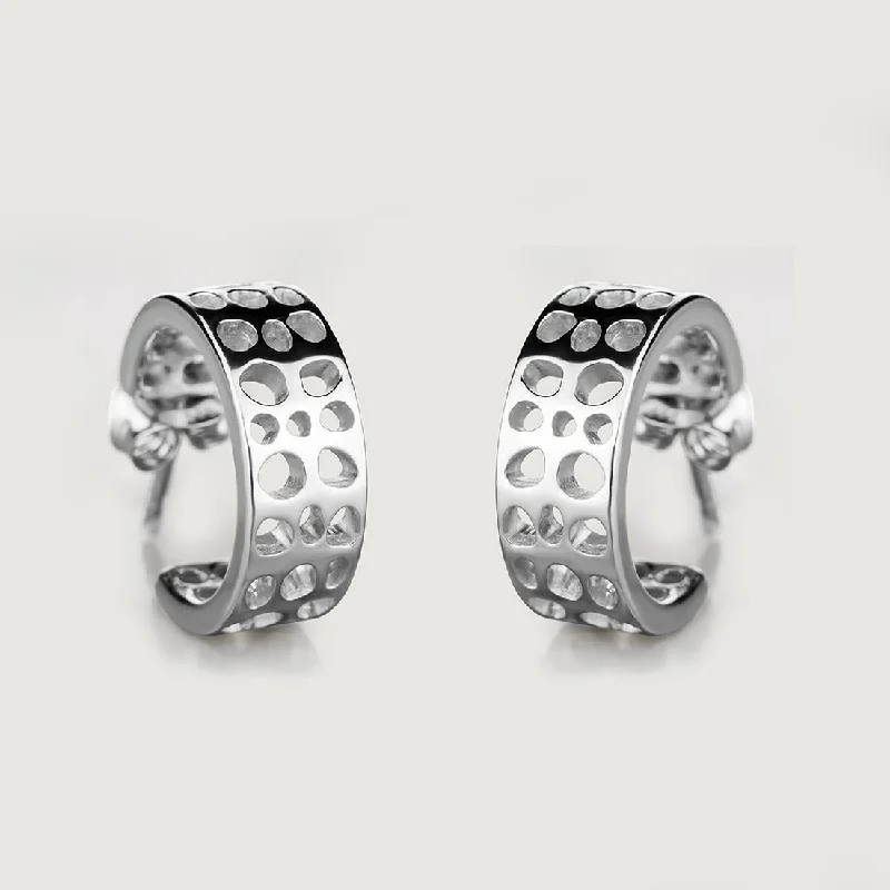 Ladies vintage earrings-Lattice Huggie Hoop Earrings