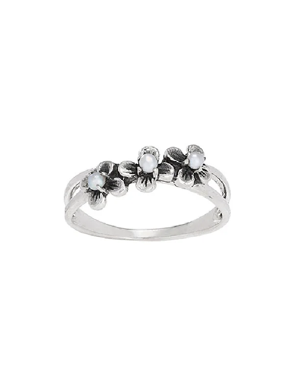 Ladies sapphire rings-Triple Pearl Flower Ring