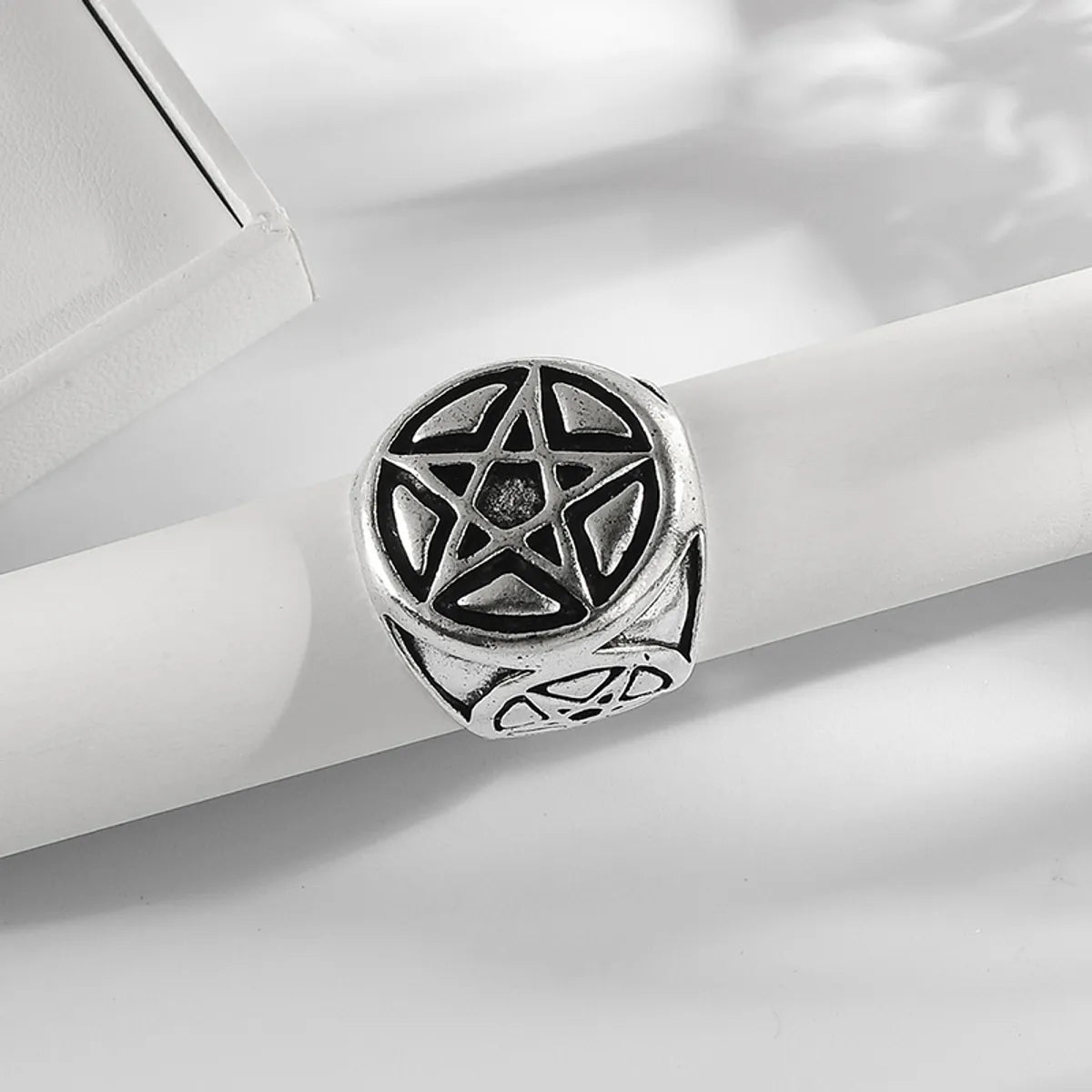 Ladies cubic zirconia rings-Fashion Retro Pentagram Star Pattern Embrossed Alloy Ring