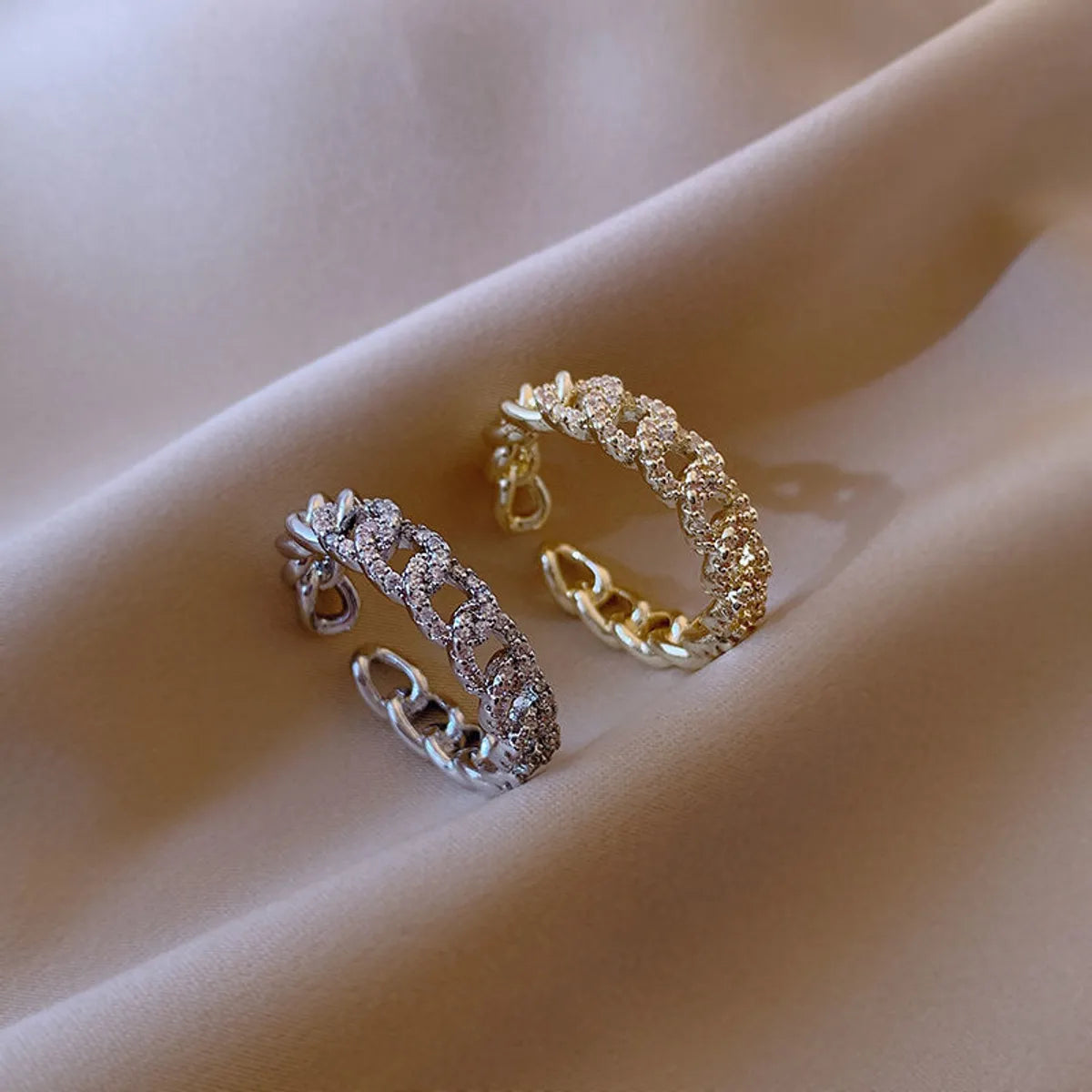 Ladies modern gold rings-Korean Fashion Line Twist Open Ring