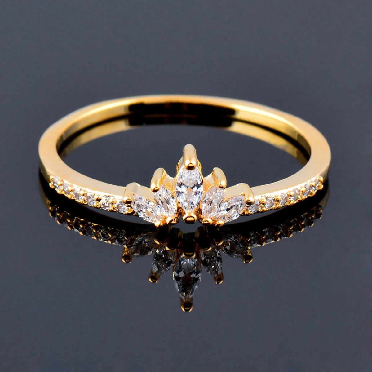 Ladies moonstone rings-Fashion Crown Alloy Plating Inlay Rhinestones Women's Rings 1 Piece