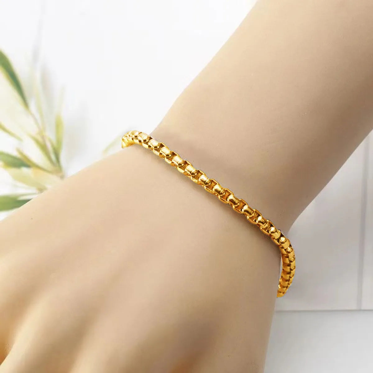 Ladies hammered bangles-Fashion Geometric Solid Color Titanium Steel 18k Gold Plated Bracelets