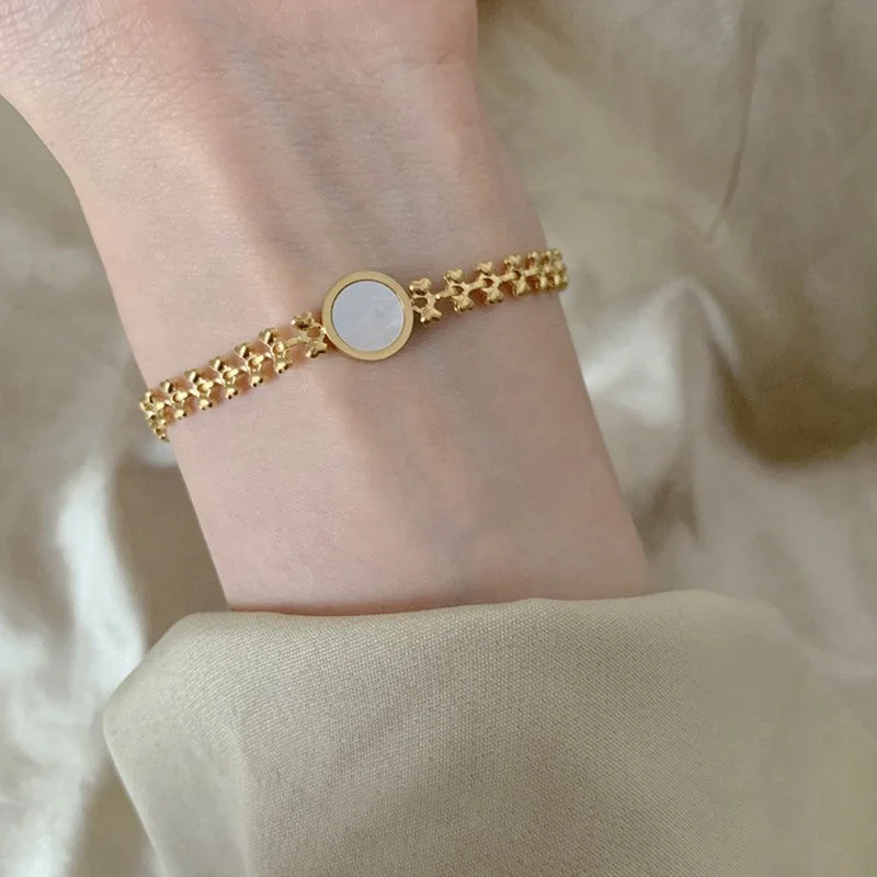 ADS092-White Shell Bracelet Gold