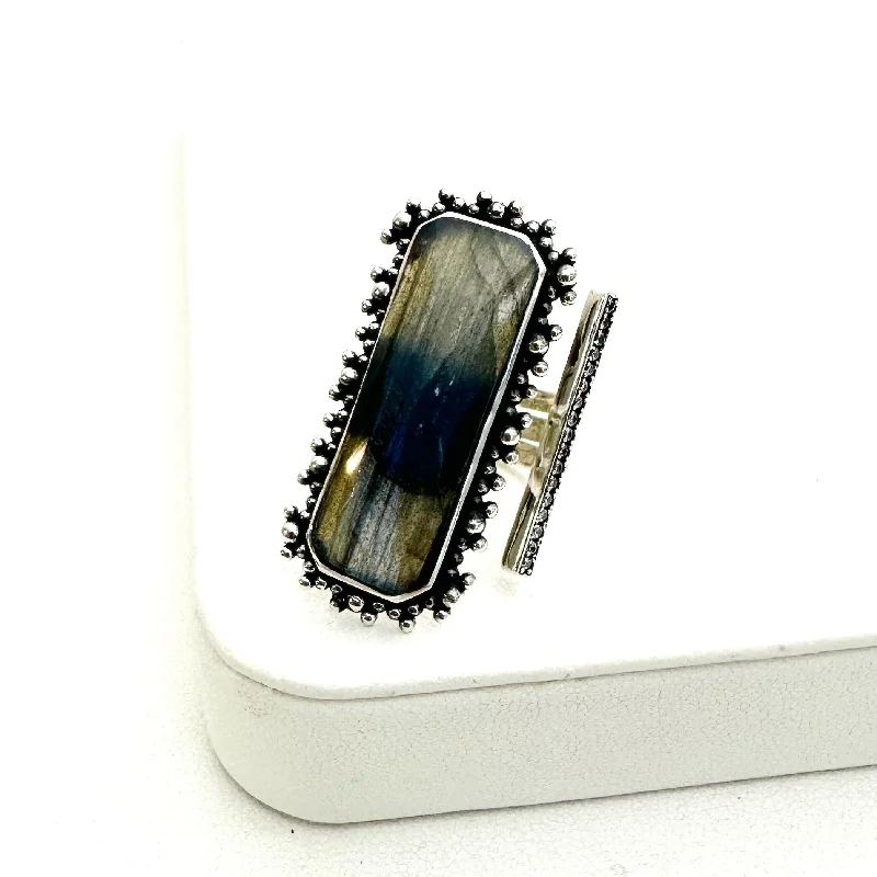 Ladies modern gold rings-Brilliant Baguettes Lustrous Rings- Labradorite