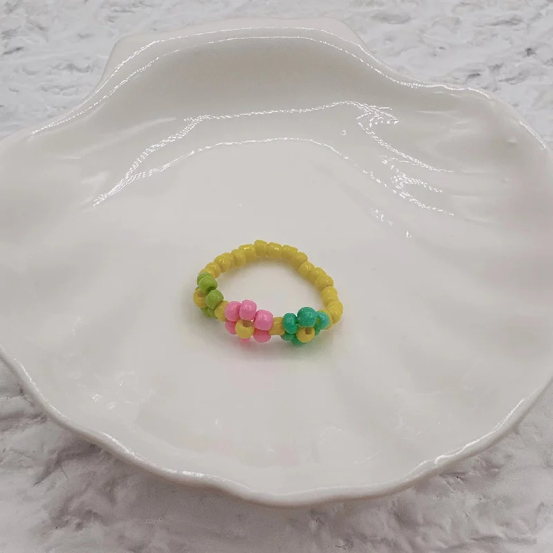 Three-Flower Ring (Red, Yellow and Green)